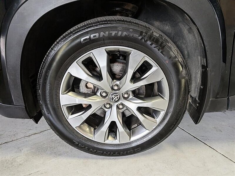 Used 2024 Toyota Grand Highlander AWD image 15