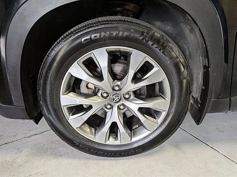 Used 2024 Toyota Grand Highlander AWD image 15