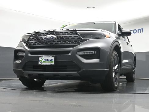 Used 2024 Ford Explorer XLT w/ Equipment Group 202A AWD/4WD image 7