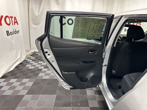 Used 2017 Nissan Leaf SV image 16