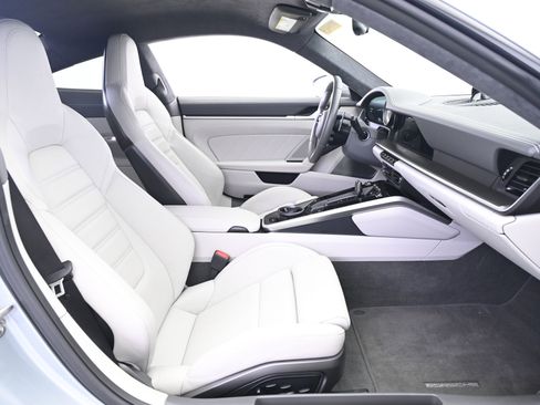 Used 2021 Porsche 911 Turbo image 19