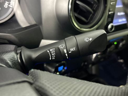 Used 2022 Toyota Tacoma TRD Sport w/ Technology Package RWD image 17