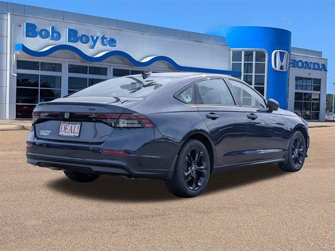 New 2025 Honda Accord SE image 5