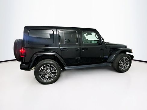 Used 2023 Jeep Wrangler Unlimited Sahara image 10