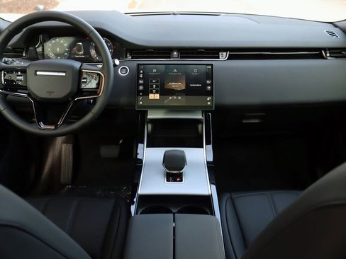 Used 2025 Land Rover Range Rover Evoque S image 10