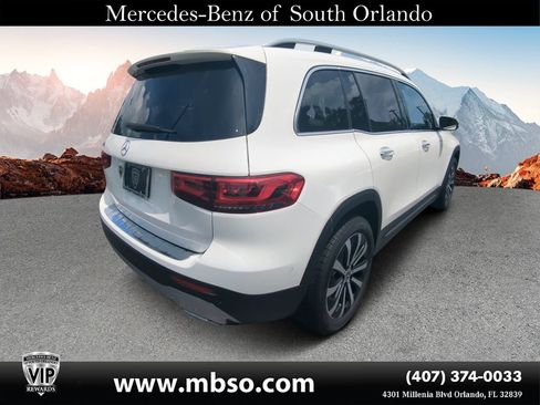 Used 2021 Mercedes-Benz GLB 250 w/ Premium Package image 17