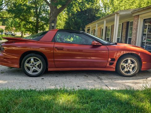 Used 2002 Pontiac Firebird Trans Am RWD image 9