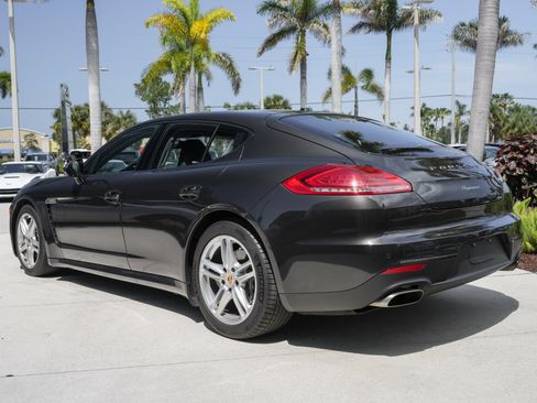 Used 2014 Porsche Panamera 4 AWD/4WD image 8