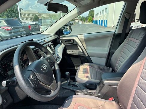 Used 2013 Toyota RAV4 LE AWD/4WD image 23