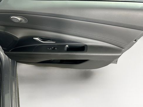 Used 2025 Hyundai Elantra SEL FWD image 31