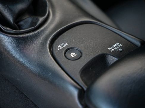 Used 2002 Chevrolet Corvette Z06 w/ Memory Pkg image 90