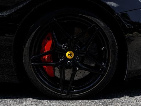 Used 2017 Ferrari California T RWD image 38