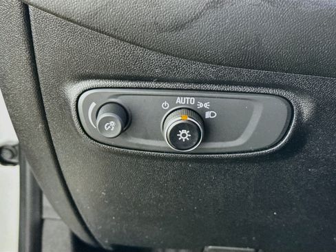 Used 2019 Chevrolet Equinox LT AWD/4WD image 12