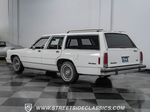 Used 1990 Ford LTD Crown Victoria image 9