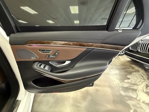 Used 2017 Mercedes-Benz S 550 Sedan image 12