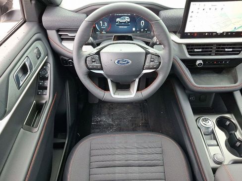New 2026 Ford Explorer ST-Line w/ ST-Line Street Pack image 9