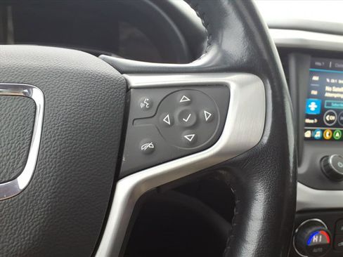 Used 2020 GMC Acadia SLT w/ Driver Alert Package II image 19