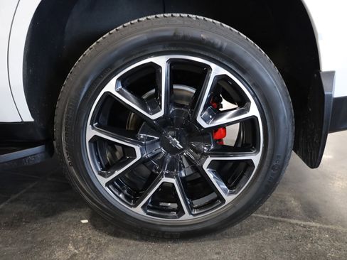 Used 2022 Chevrolet Tahoe RST w/ Luxury Package image 12