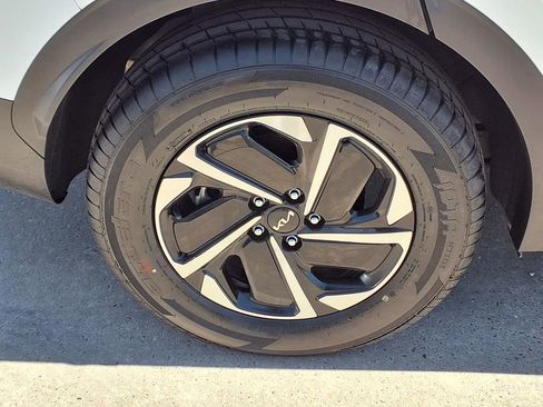 Certified 2023 Kia Sportage LX image 9