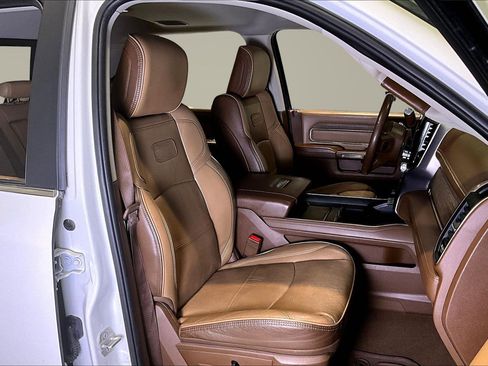 Used 2024 RAM 3500 Limited image 30