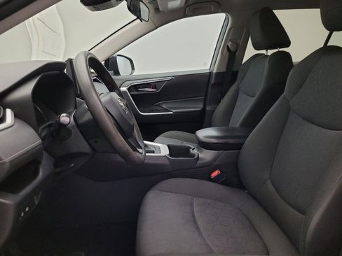 Used 2022 Toyota RAV4 XLE AWD/4WD image 17