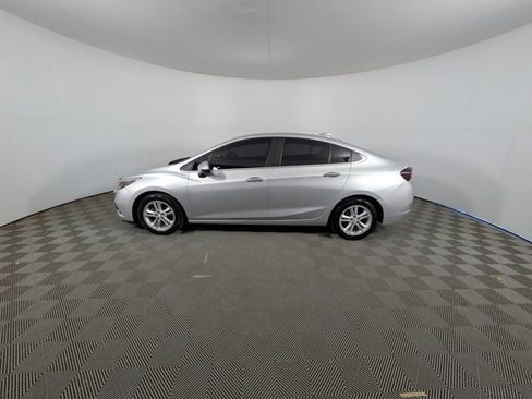 Used 2017 Chevrolet Cruze LT image 21