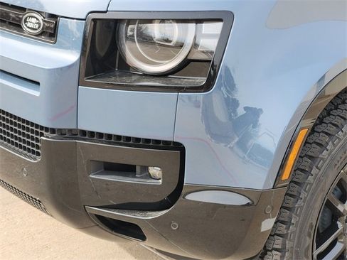 New 2026 Land Rover Defender 110 X-Dynamic SE image 5