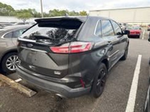 Used 2019 Ford Edge SEL w/ Equipment Group 201A FWD image 2