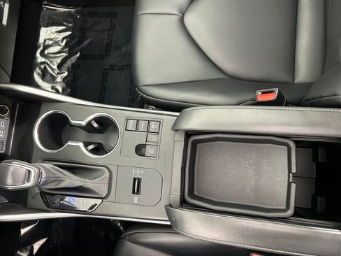 Used 2024 Toyota Highlander XLE image 13