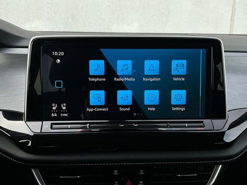 Used 2025 Volkswagen Atlas Cross Sport SE image 29