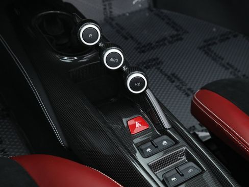 Certified 2020 Ferrari 488 Pista Spider image 34