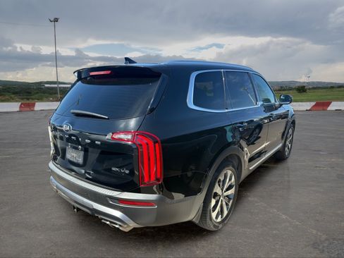 Used 2021 Kia Telluride EX w/ EX Premium Package FWD image 3