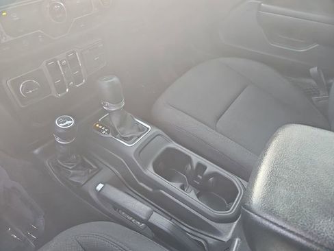 Used 2021 Jeep Gladiator Sport AWD/4WD image 23