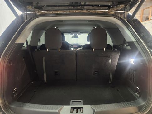 Used 2024 Ford Explorer XLT w/ Class IV Trailer Tow Package image 15