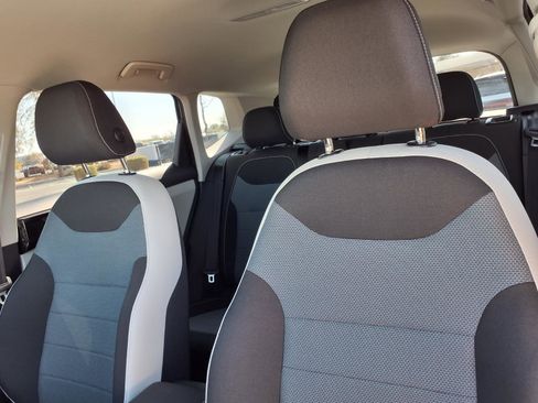 New 2026 Volkswagen Taos S image 10