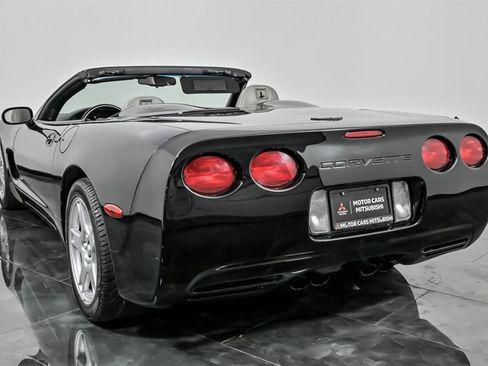 Used 1998 Chevrolet Corvette Convertible image 9