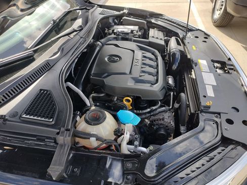 Used 2021 Volkswagen Passat 2.0T SE w/ Luggage Net & Mats Package image 16