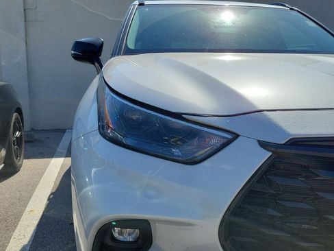 Used 2025 Toyota Highlander XLE image 9