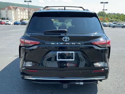 Certified 2023 Toyota Sienna Platinum AWD/4WD image 8