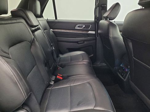 Used 2018 Ford Explorer Limited w/ Ford Safe & Smart Package FWD image 19