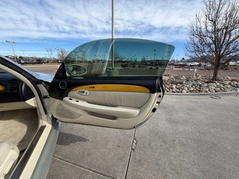 Used 2002 Lexus SC 430 Convertible image 24