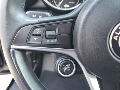 Used 2019 Alfa Romeo Giulia Sport w/ Nero Edizione image 29