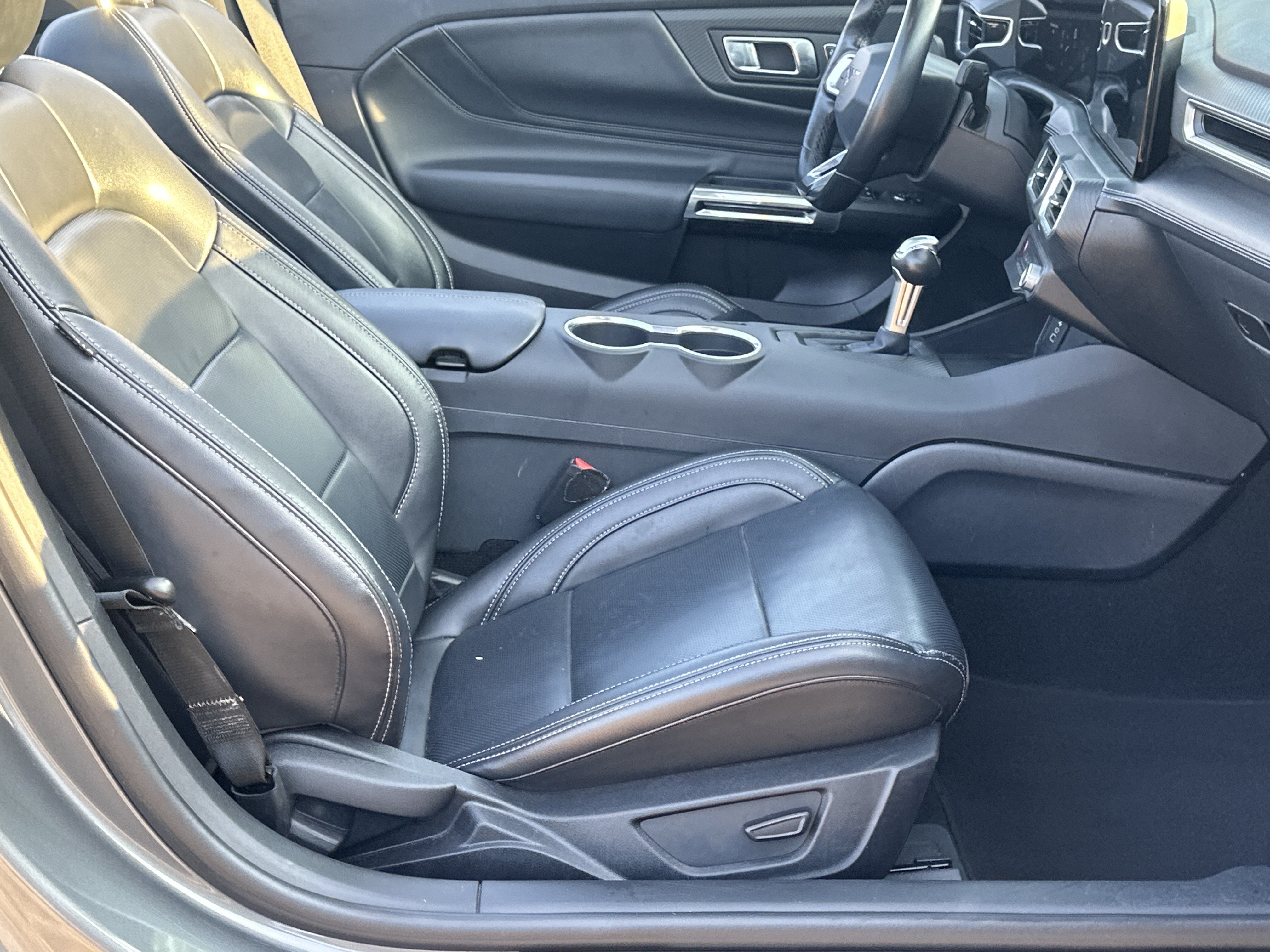 Used 2025 Ford Mustang Premium RWD image 13
