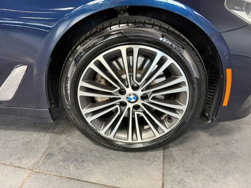 Used 2017 BMW 540i xDrive image 24
