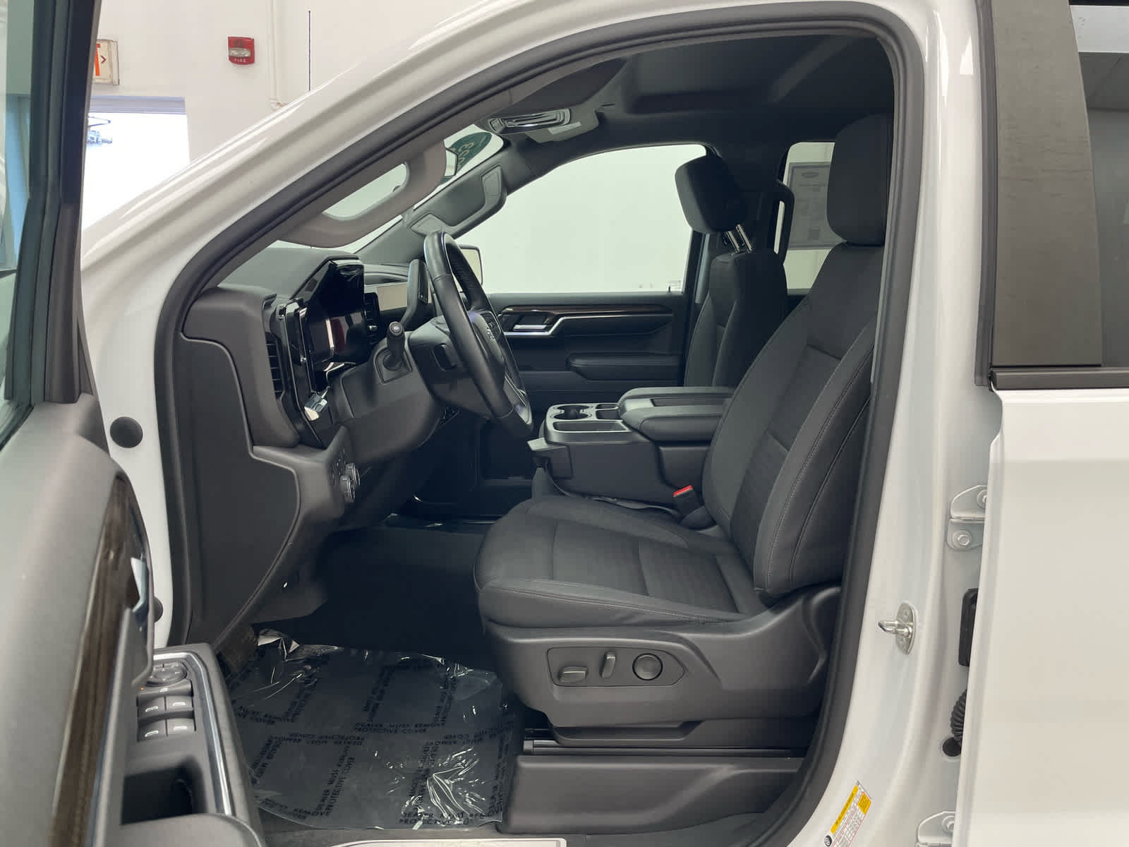 Certified 2023 Chevrolet Silverado 1500 RST w/ Z71 Off-Road Package AWD/4WD image 8
