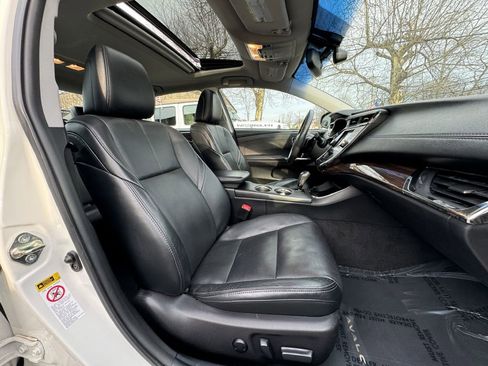 Used 2014 Toyota Avalon Limited w/ Technology Package image 21