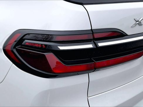 Used 2023 BMW X7 xDrive40i w/ Executive Package image 34