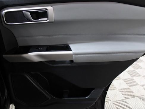 Used 2022 Ford Explorer XLT w/ Equipment Group 202A image 24