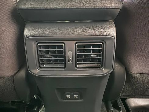 Used 2021 Toyota RAV4 SE w/ Weather & Moonroof Package AWD/4WD image 25
