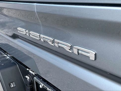 Used 2023 GMC Sierra 1500 SLT w/ SLT Premium Package AWD/4WD image 11